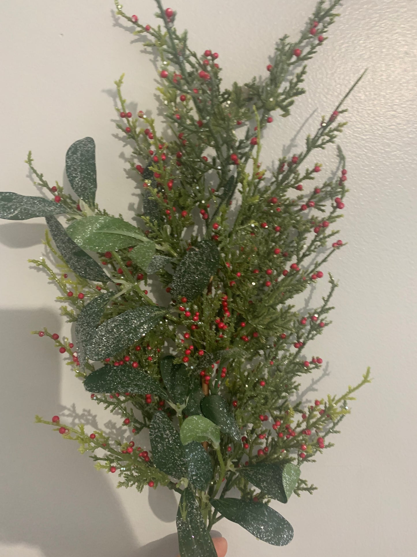 28in Mixed Leaves & Berries