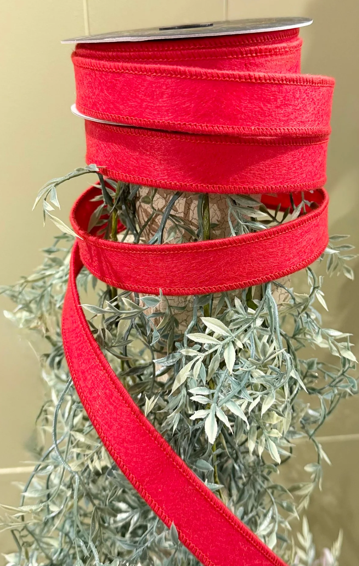 1inx10yd Paper Felt Bright Red Ribbon
