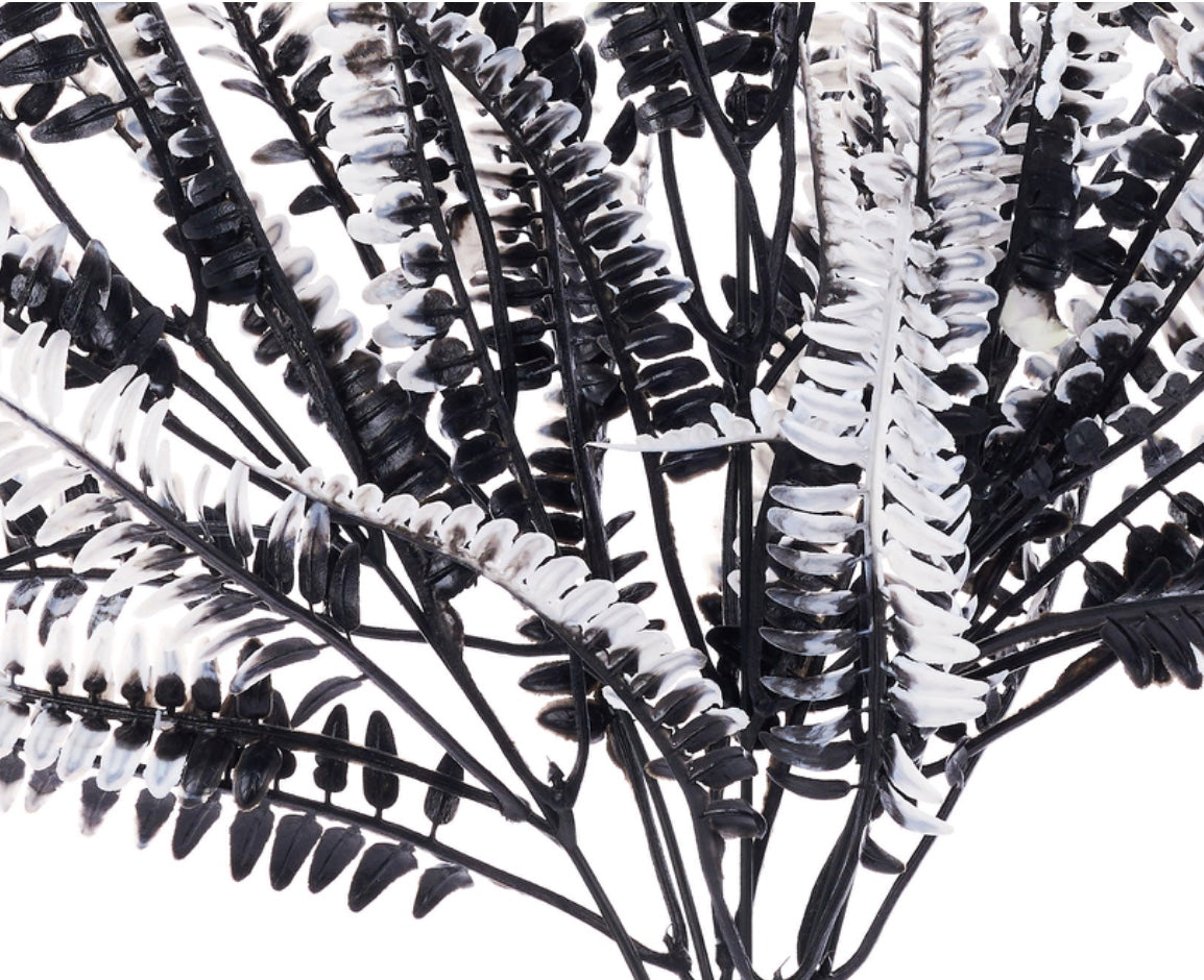 16in Halloween Fern BLACK/WHITE