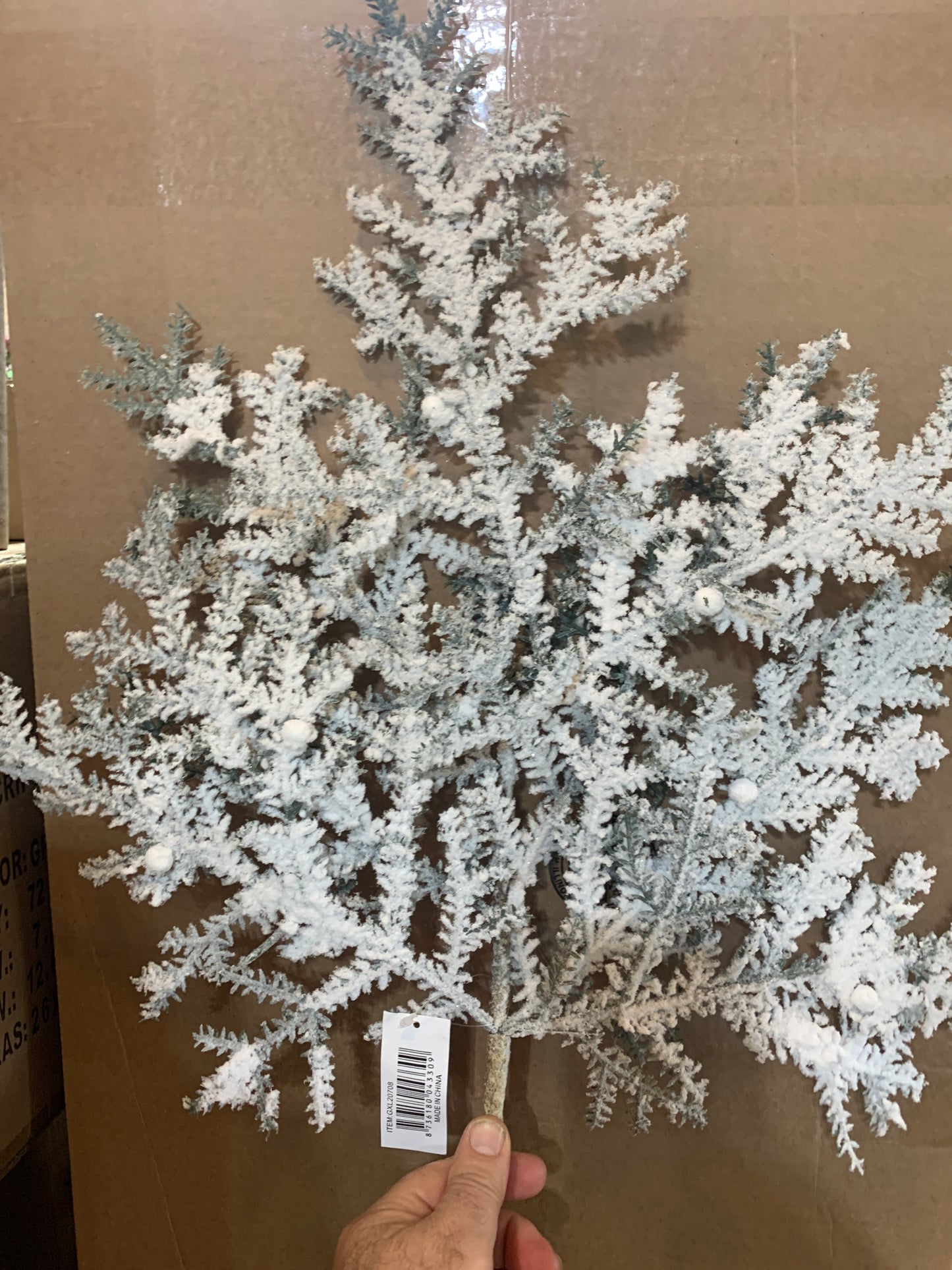 24in Snowy Cedar w/WHITE Balls GSC