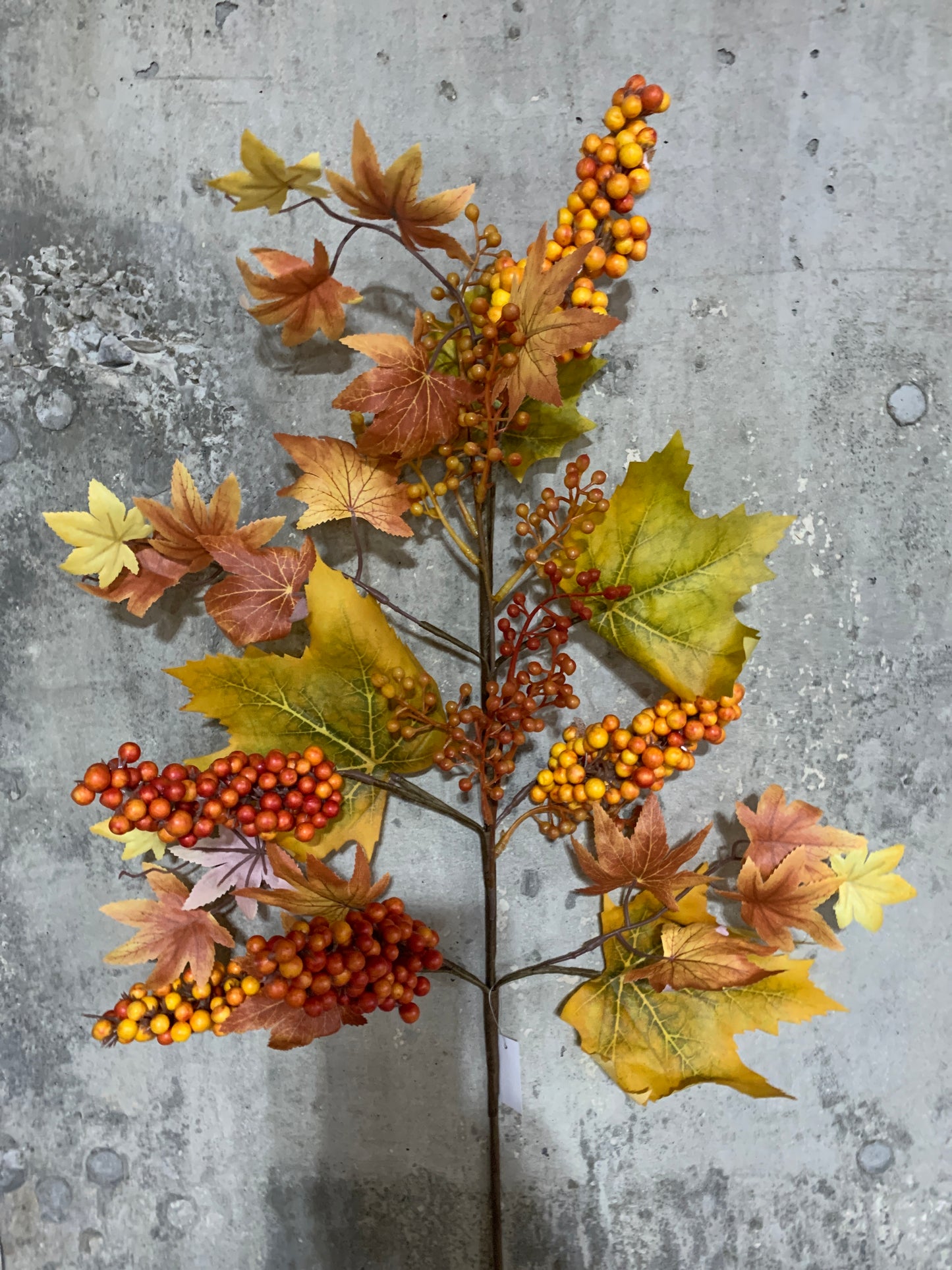 33in Mixed Leaves & Berries FALL