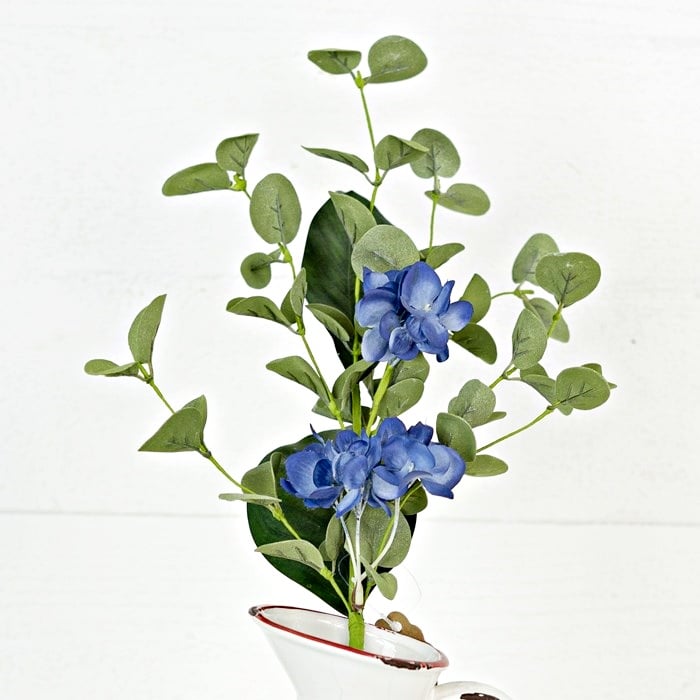 17in Hydrangea/Eucalyptus BLUE