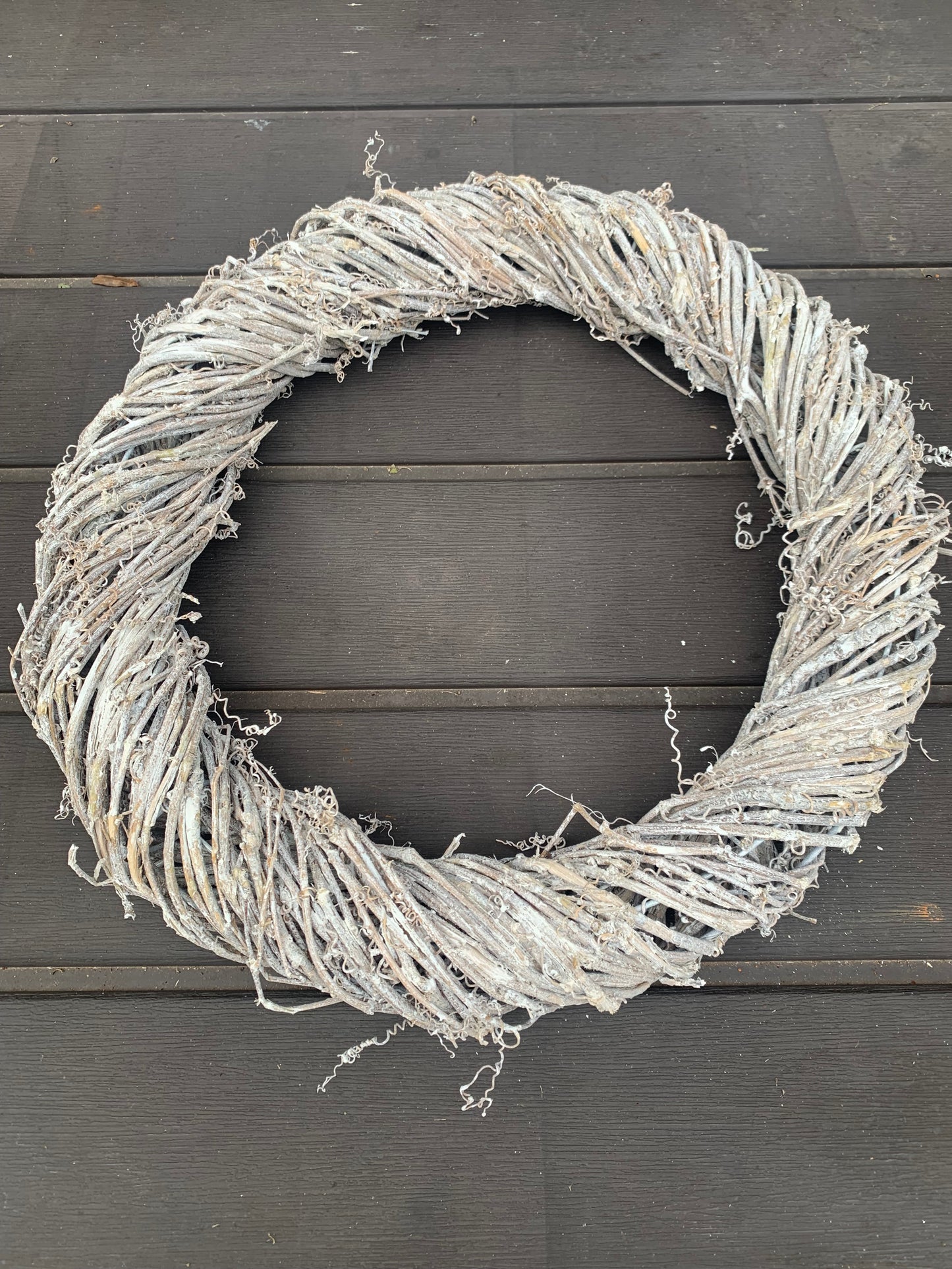 16in TWIG Wreath Frame SNOW