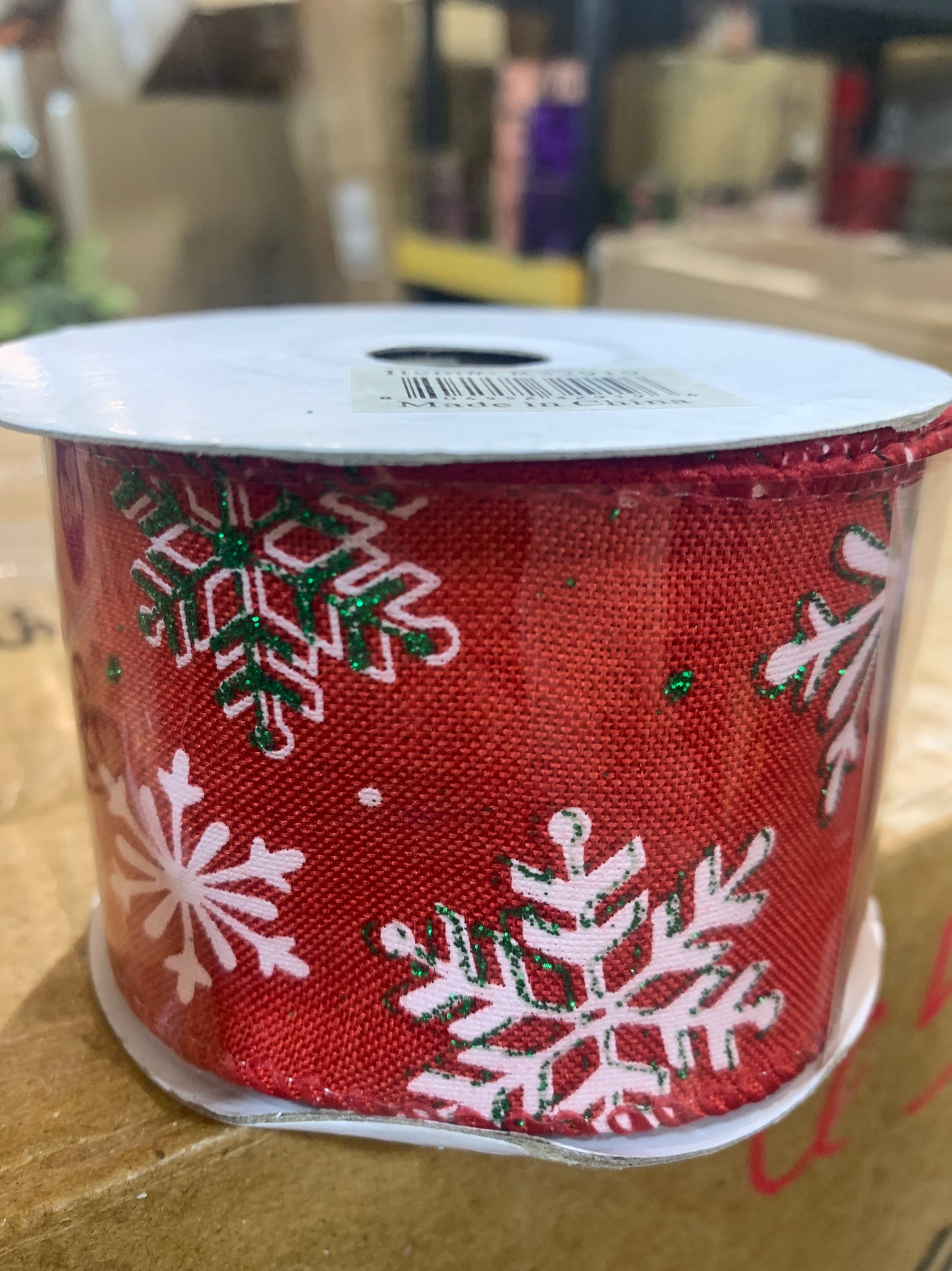 2.5 Snowflakes on Red