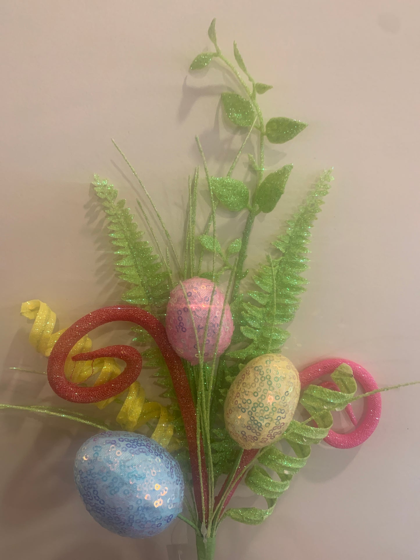 18in Egg Fern Leaf Coil Grass