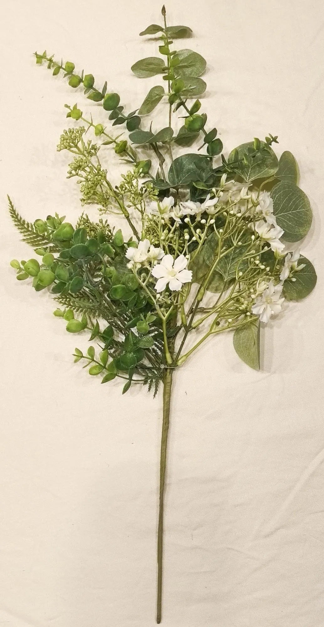 22in Jasmine Bud Euc/Boxwood Spray